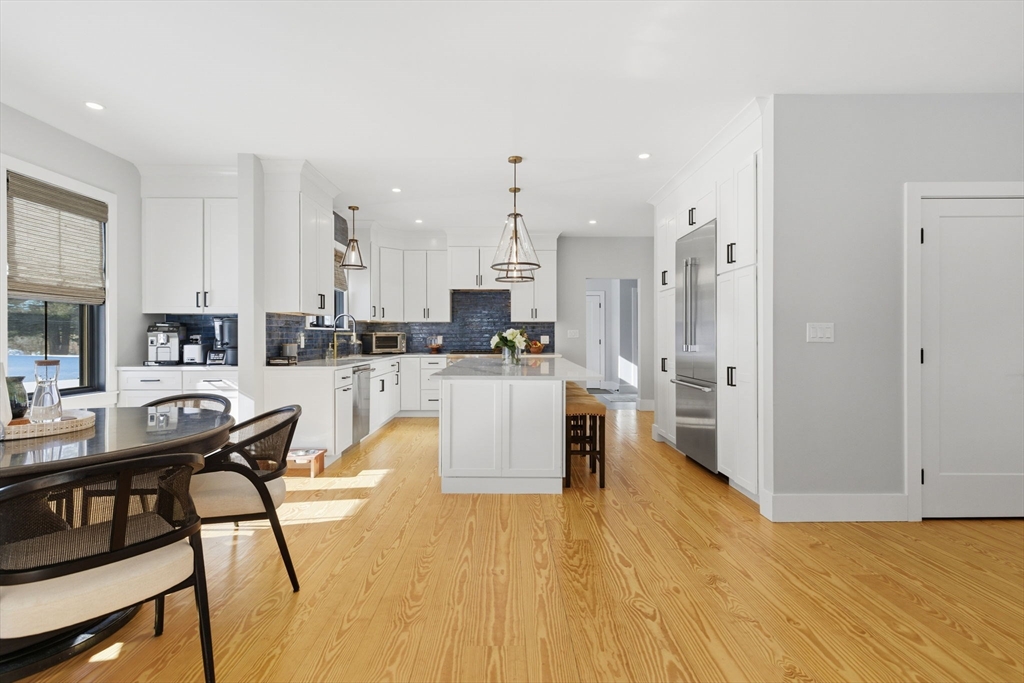 6 Litchfields Way Walpole, MA 02081 - Photo 6 of 42