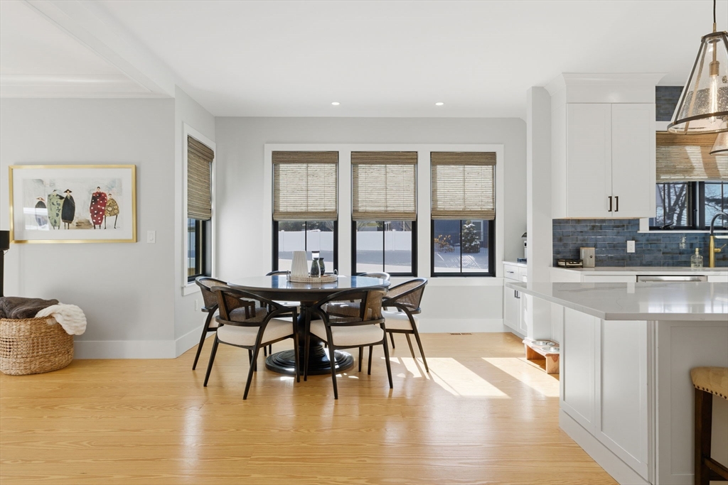 6 Litchfields Way Walpole, MA 02081 - Photo 7 of 42