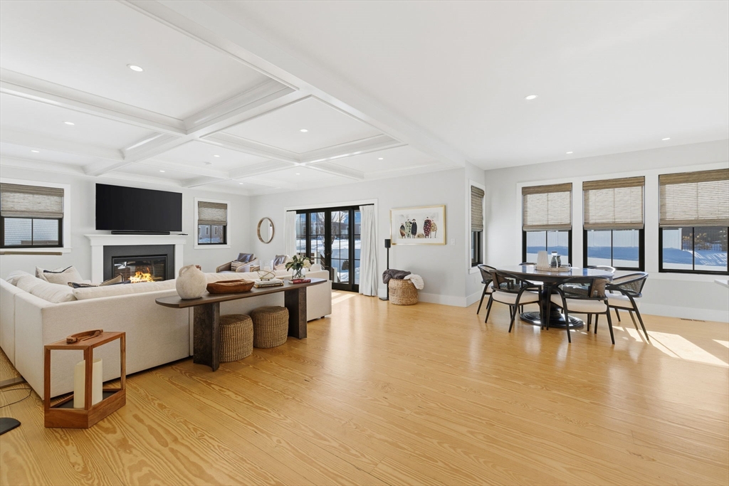 6 Litchfields Way Walpole, MA 02081 - Photo 8 of 42