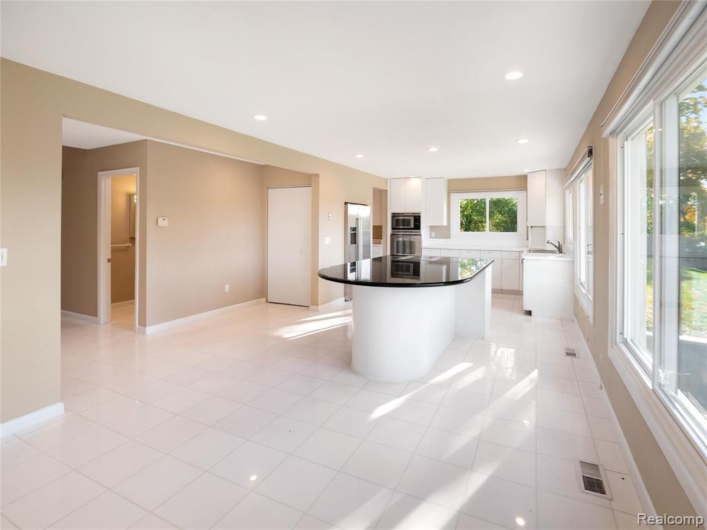 1835 Golf Ridge Drive Bloomfield Hills, MI 48302 - Photo 12 of 36