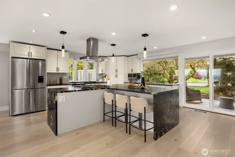 $1,599,998 | 13720 94th Avenue Northeast, Kirkland, WA 98034