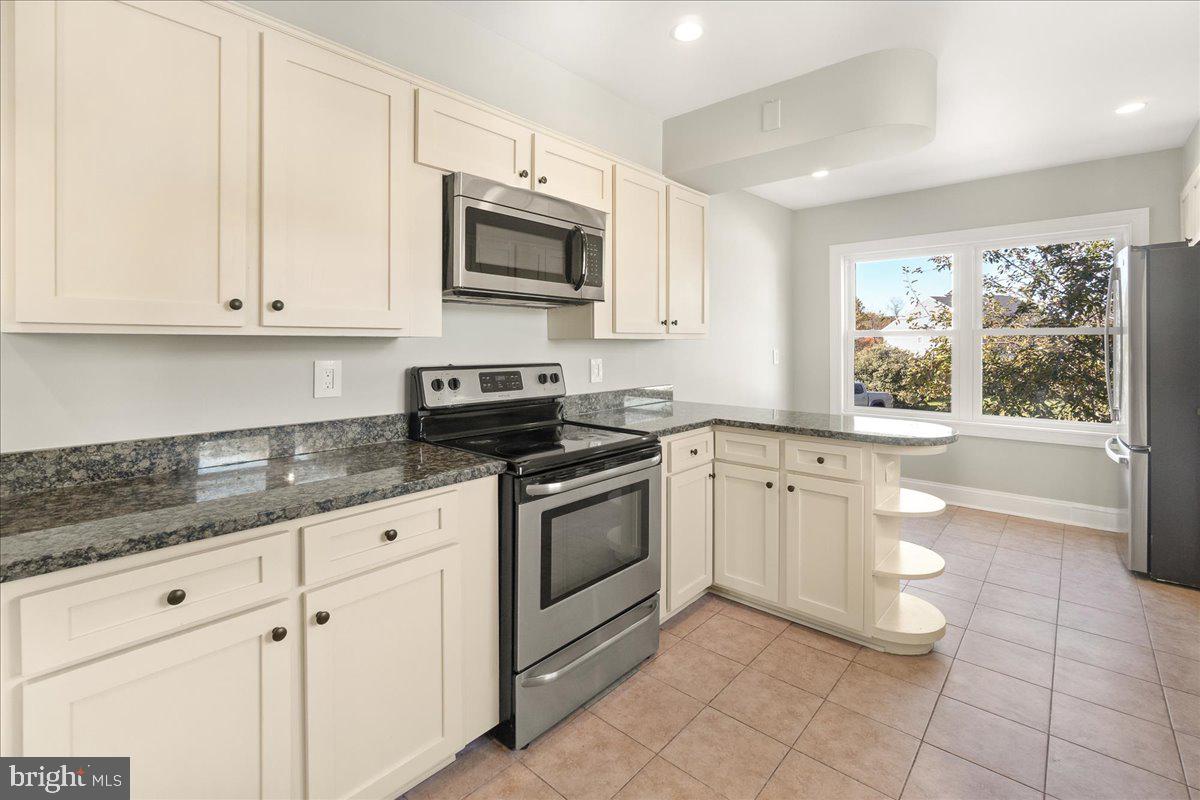 26618 Ridge Road Damascus, MD 20872 - Photo 22 of 65 SS Appliances