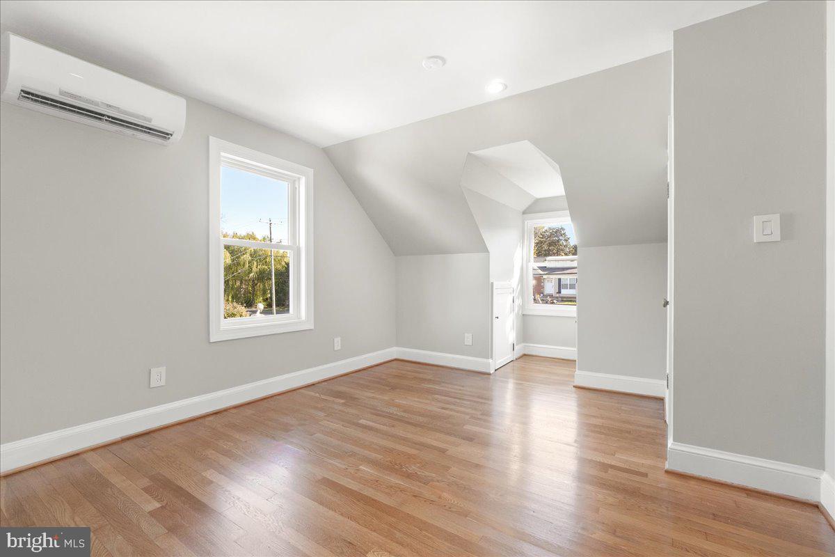 26618 Ridge Road Damascus, MD 20872 - Photo 27 of 65 Bedroom #1 upstairs