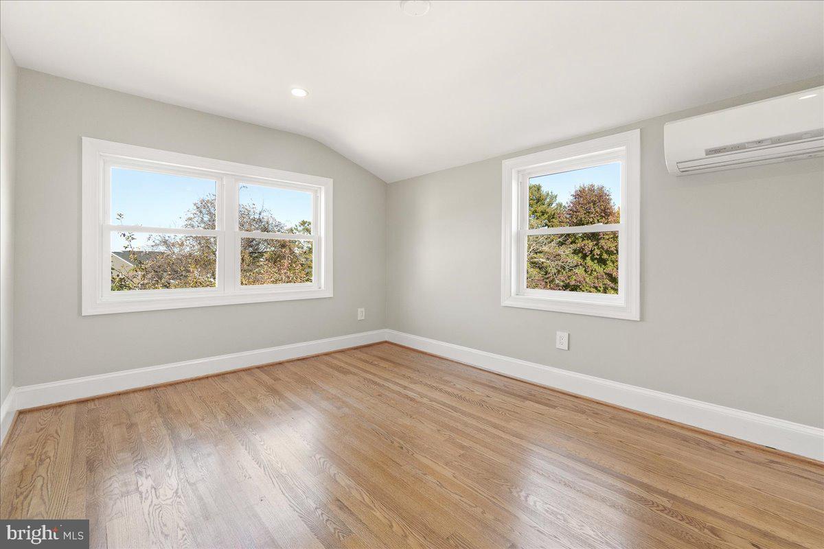 26618 Ridge Road Damascus, MD 20872 - Photo 29 of 65 Bedroom #2