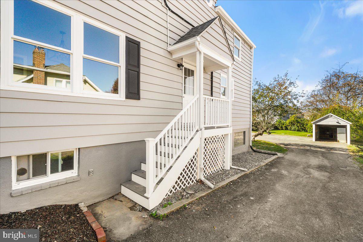 26618 Ridge Road Damascus, MD 20872 - Photo 50 of 65 Exterior Door to Kitchen