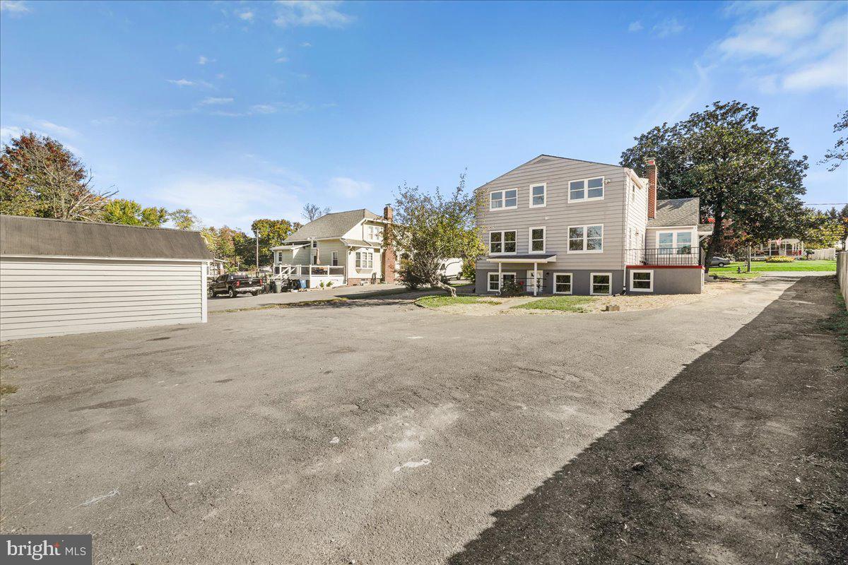 26618 Ridge Road Damascus, MD 20872 - Photo 56 of 65 Plenty of parking!