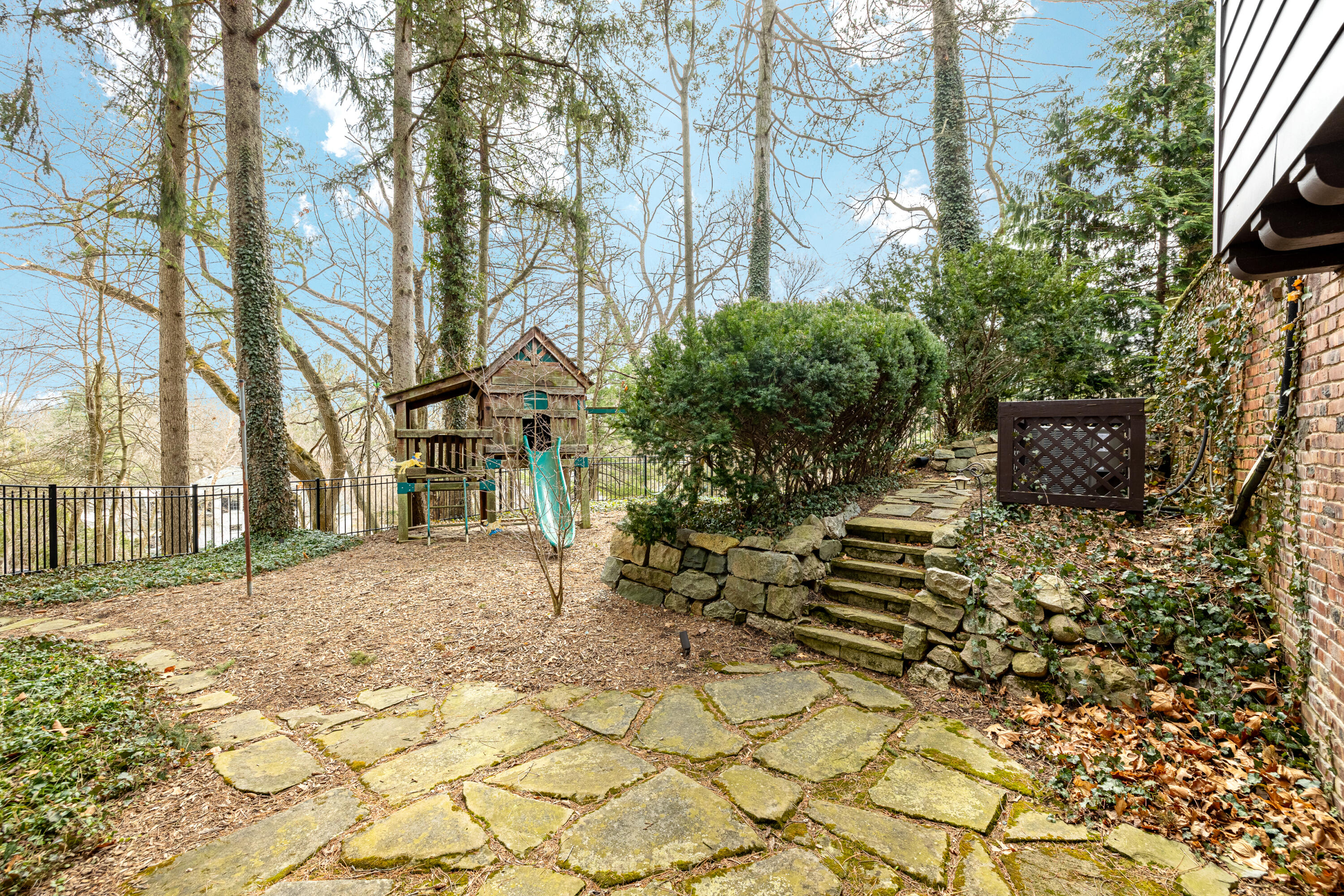 2204 Lafayette Road Ann Arbor, MI 48104 - Photo 63 of 76 2204 Lafayette Rd Spring (26 of 86)