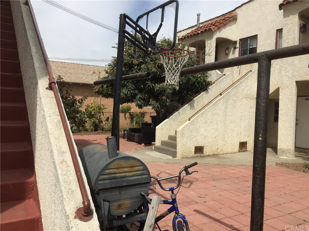 2364 Lime Avenue Long Beach, CA 90806 - Photo 13 of 56