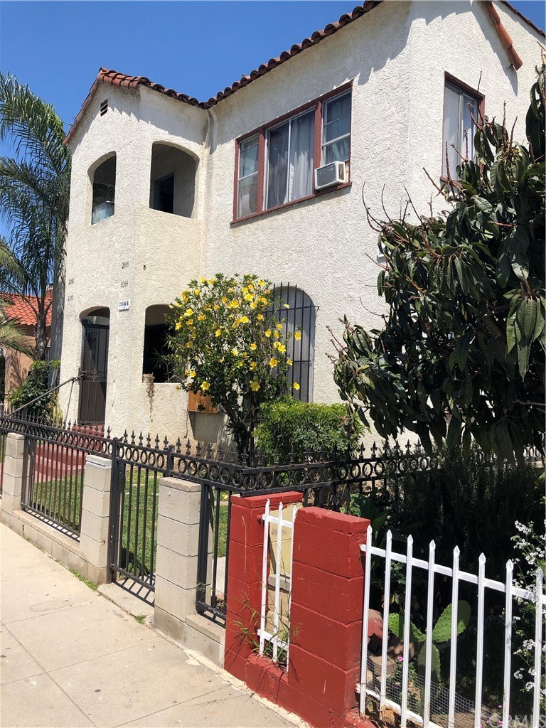 2364 Lime Avenue Long Beach, CA 90806 - Photo 3 of 56