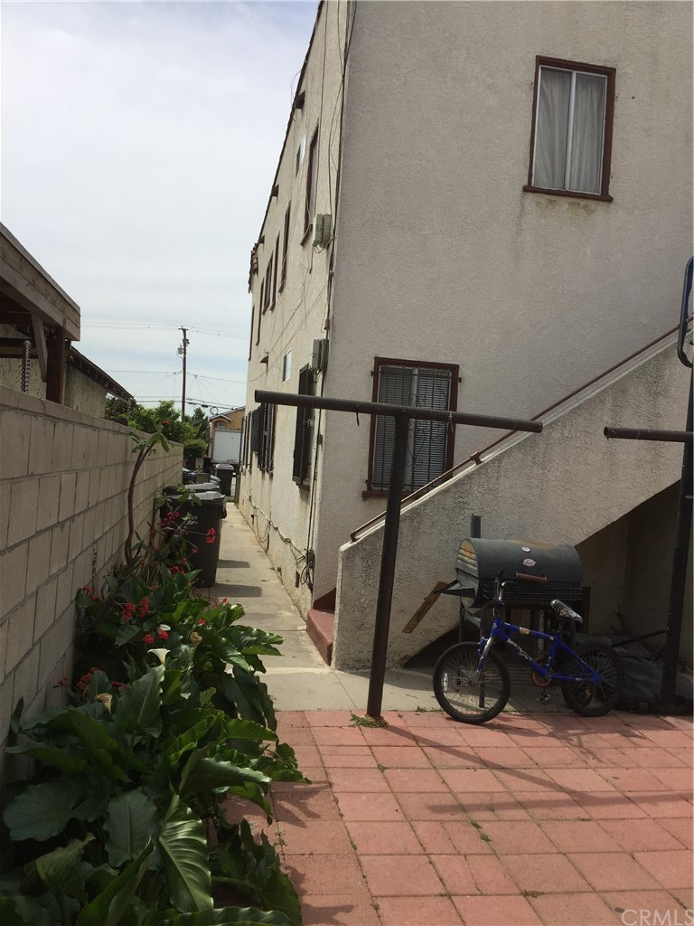 2364 Lime Avenue Long Beach, CA 90806 - Photo 9 of 56