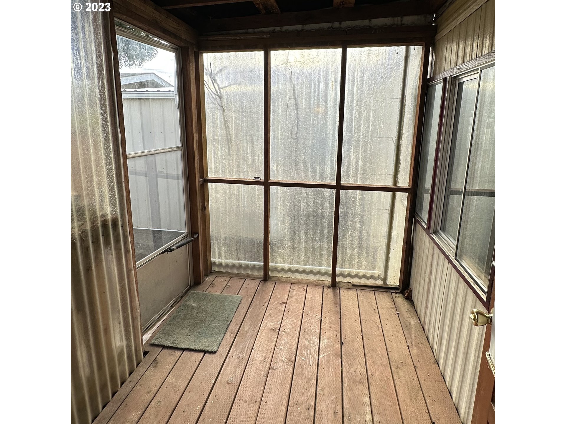 1305 North Lake Road Lakeside, OR 97449 - Photo 20 of 28 Porch