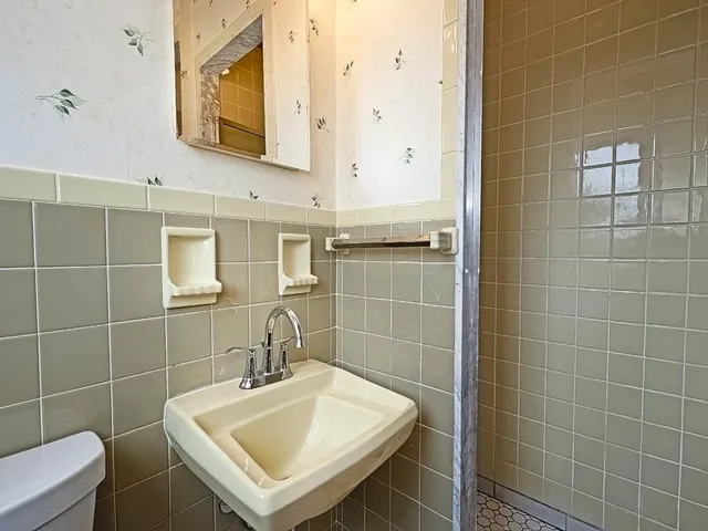 $395,000 | 625 Rose Street, Apollo, PA 15613