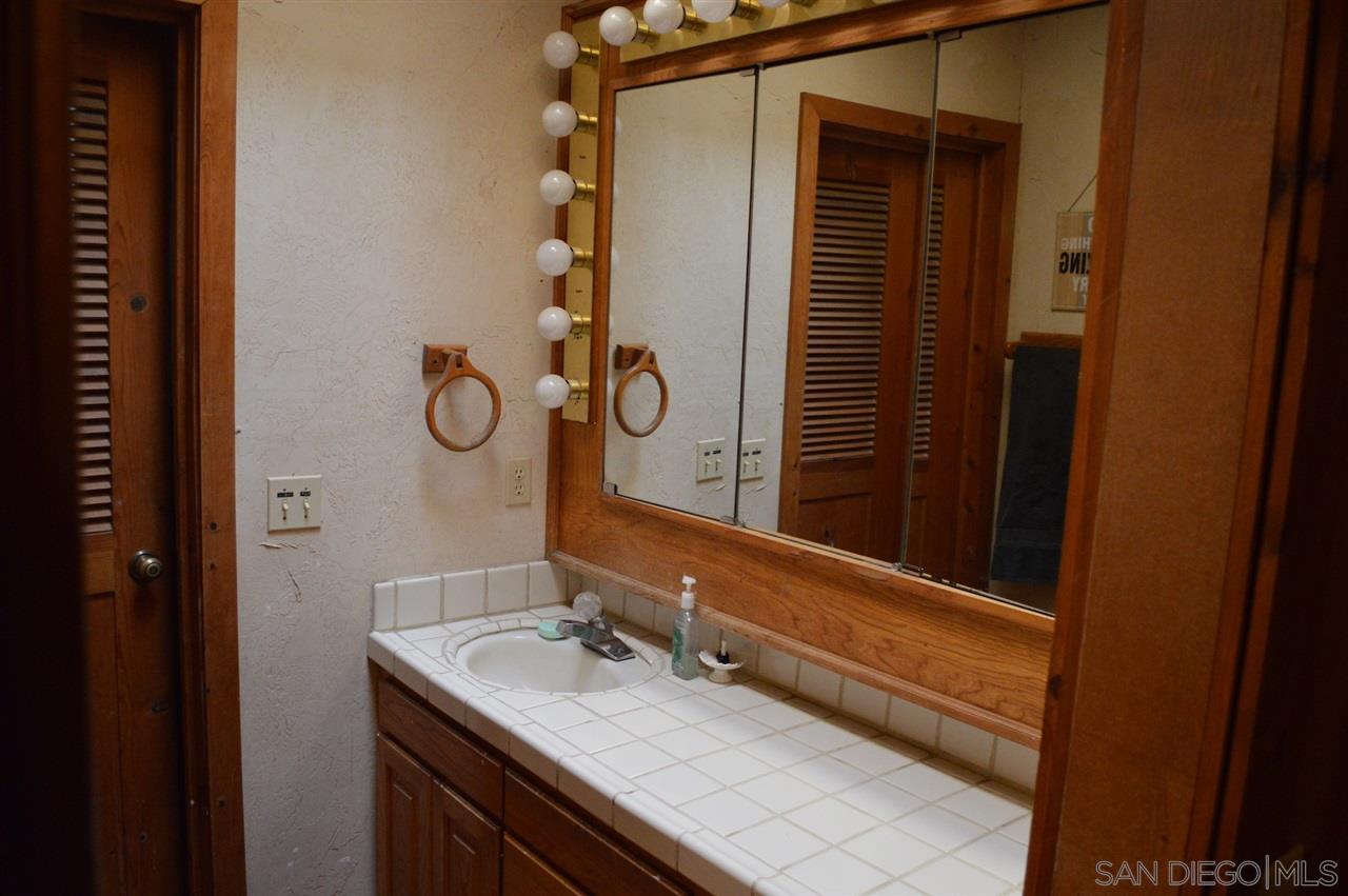 14915 Woods Valley Road Valley Center, CA 92082 - Photo 19 of 25 Guest House Bath
