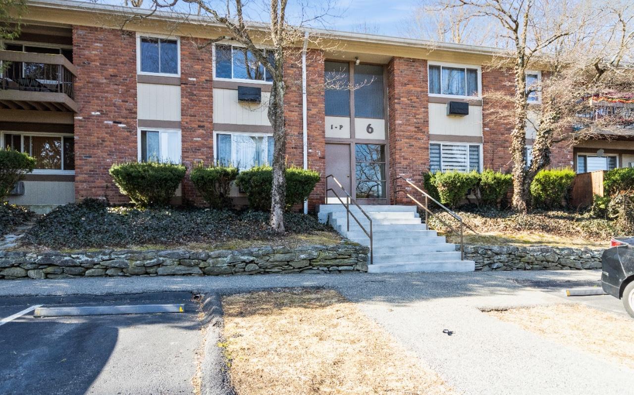 6 Rolling Way, Unit N Peekskill, NY 10566 - Photo 1 of 1 a front view of a house