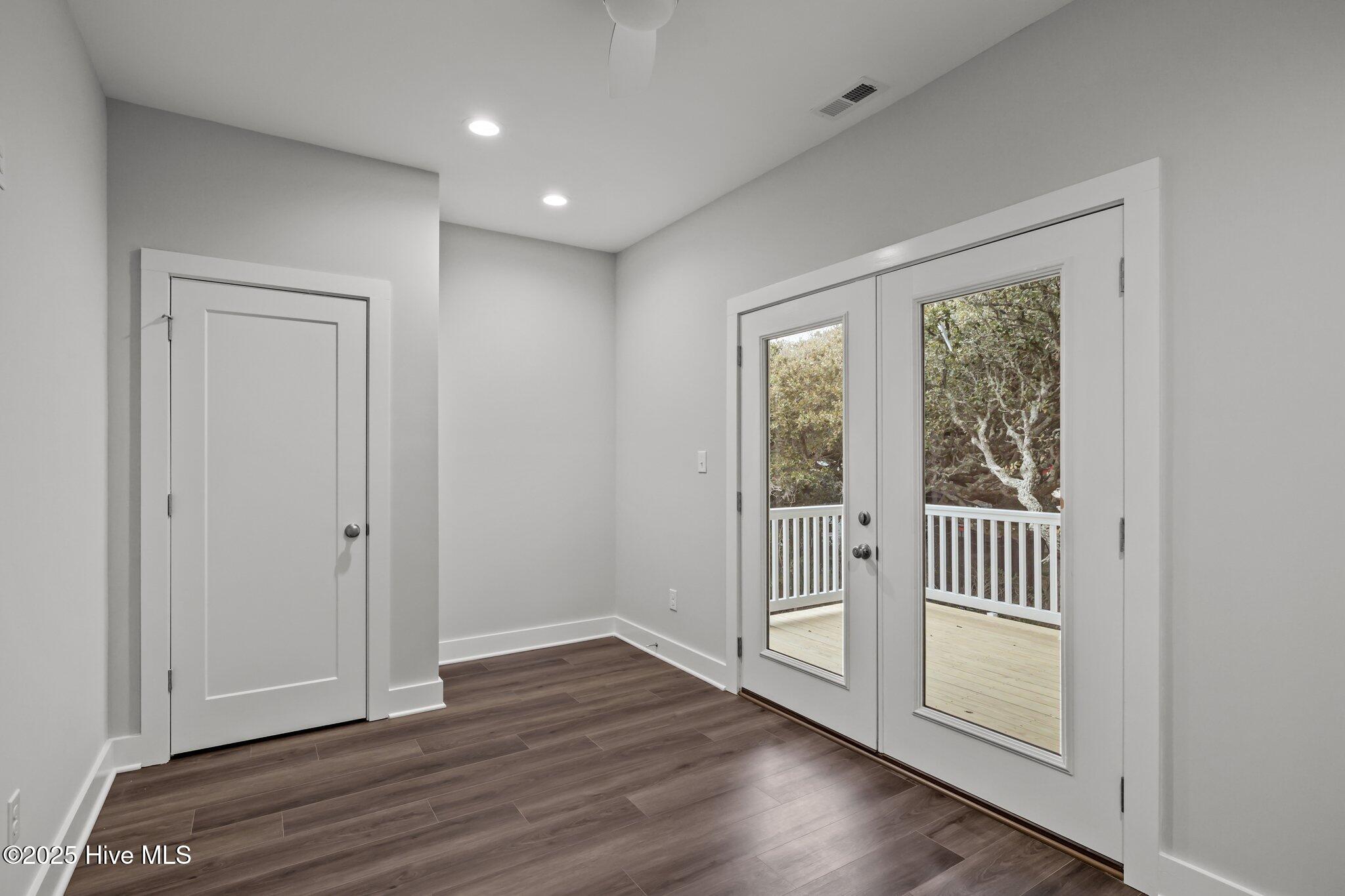 1374 Salter Path Road, Unit B Atlantic Beach, NC 28512 - Photo 19 of 32 Bedroom