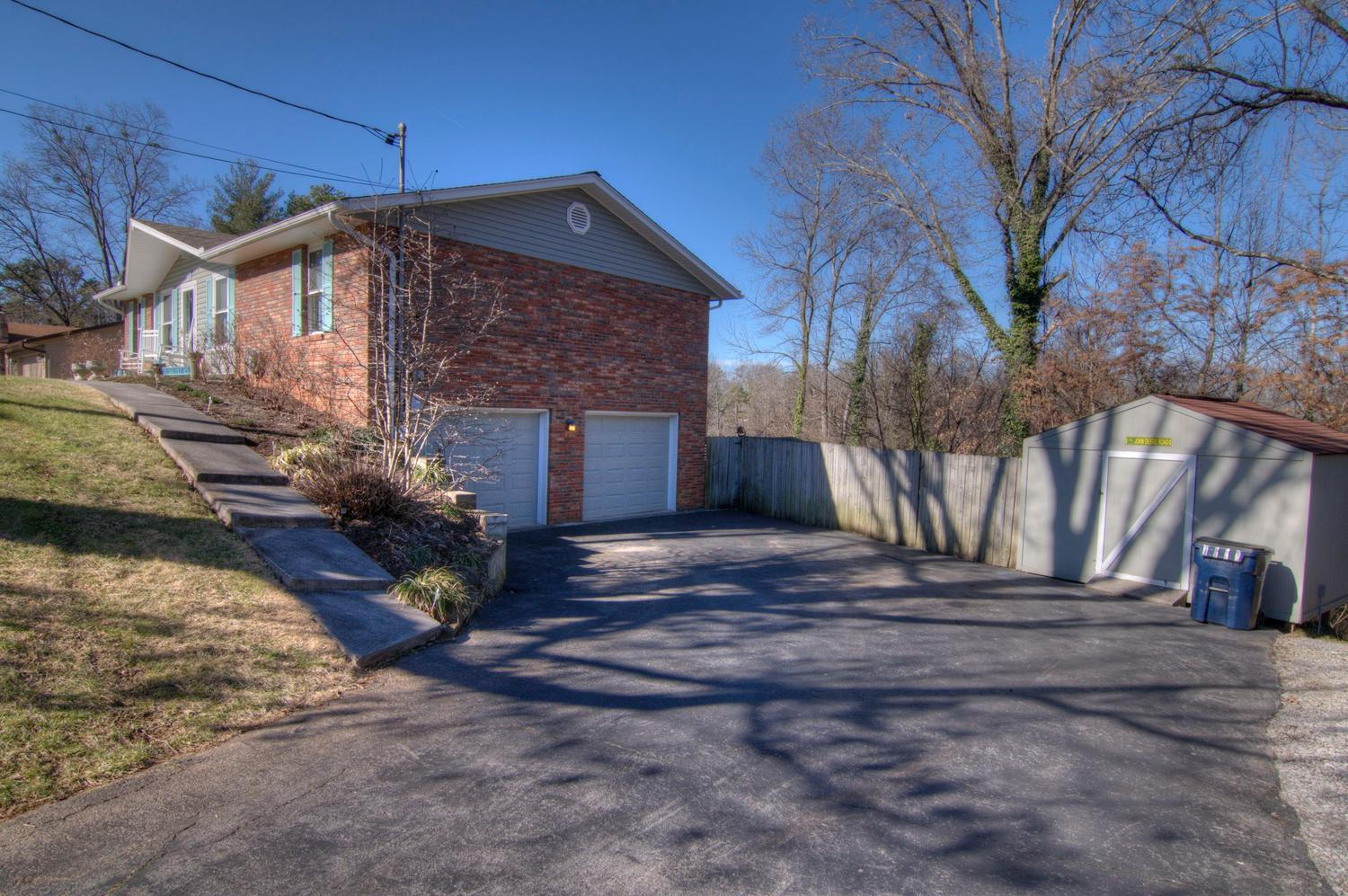 501 Cooper Road Strawberry Plains, TN 37871 - Photo 4 of 34 501 Cooper Rd Strawberry-large-004-2-Sid