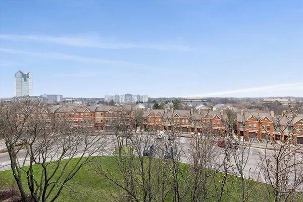 $390,000 | 2 South Atrium Way, Unit 603, Elmhurst, IL 60126