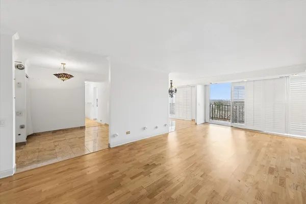 $390,000 | 2 South Atrium Way, Unit 603, Elmhurst, IL 60126