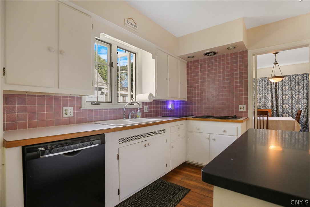 314 Deforest Road Syracuse, NY 13214 - Photo 9 of 40