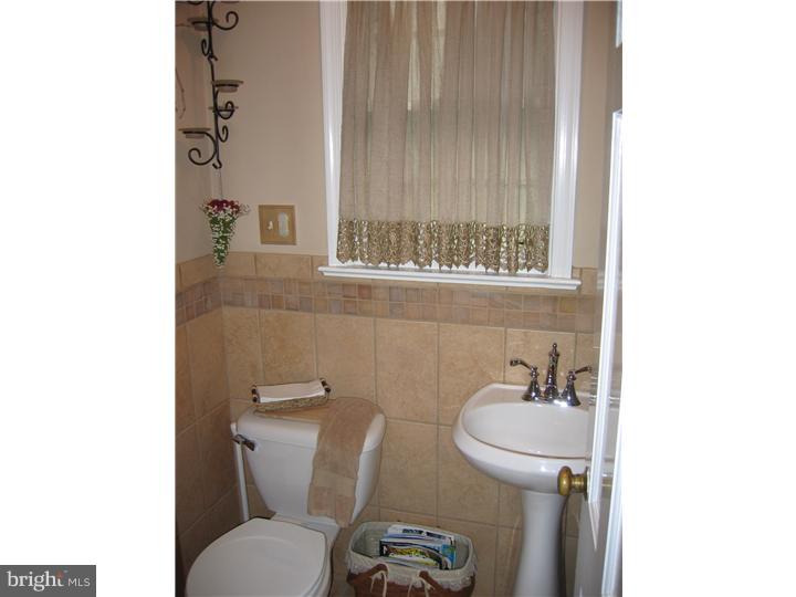 2547 Hallowell Road Huntingdon Valley, PA 19006 - Photo 11 of 25 Bathroom