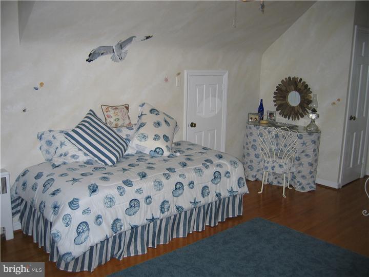 2547 Hallowell Road Huntingdon Valley, PA 19006 - Photo 17 of 25 Bedroom