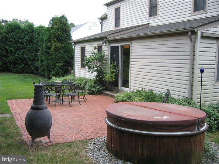2547 Hallowell Road Huntingdon Valley, PA 19006 - Photo 22 of 25 Patio