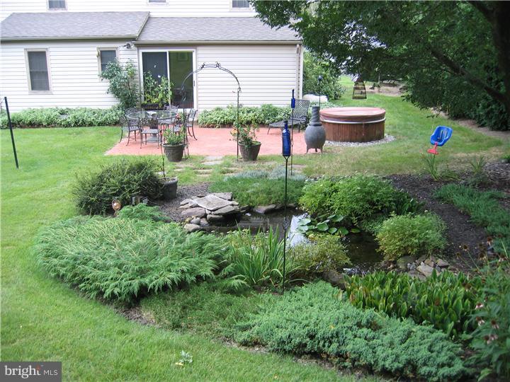 2547 Hallowell Road Huntingdon Valley, PA 19006 - Photo 23 of 25 Lake / Pond