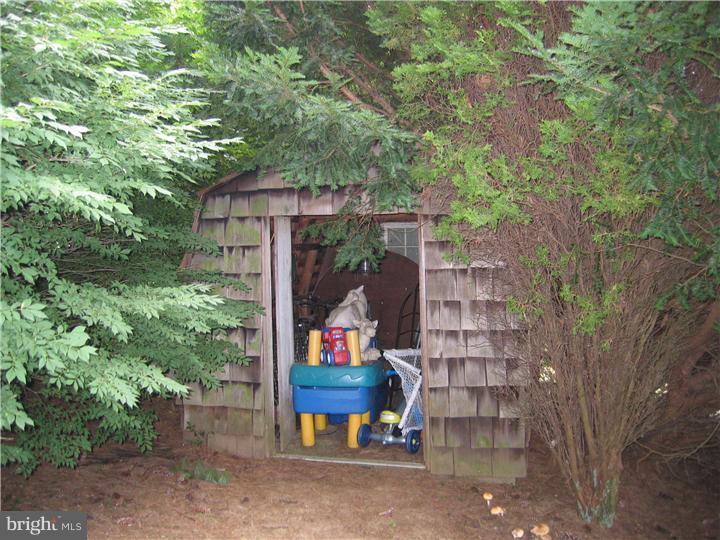 2547 Hallowell Road Huntingdon Valley, PA 19006 - Photo 25 of 25 Storage Shed