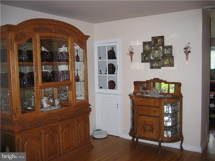 2547 Hallowell Road Huntingdon Valley, PA 19006 - Photo 6 of 25 Dining Room