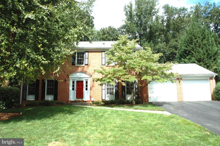 11926 Riders Lane Reston, VA 20191 - Photo 1 of 26 Sun Drenched Lovely Colonial