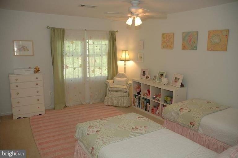 11926 Riders Lane Reston, VA 20191 - Photo 12 of 26 Lovely Oversized Bedrooms