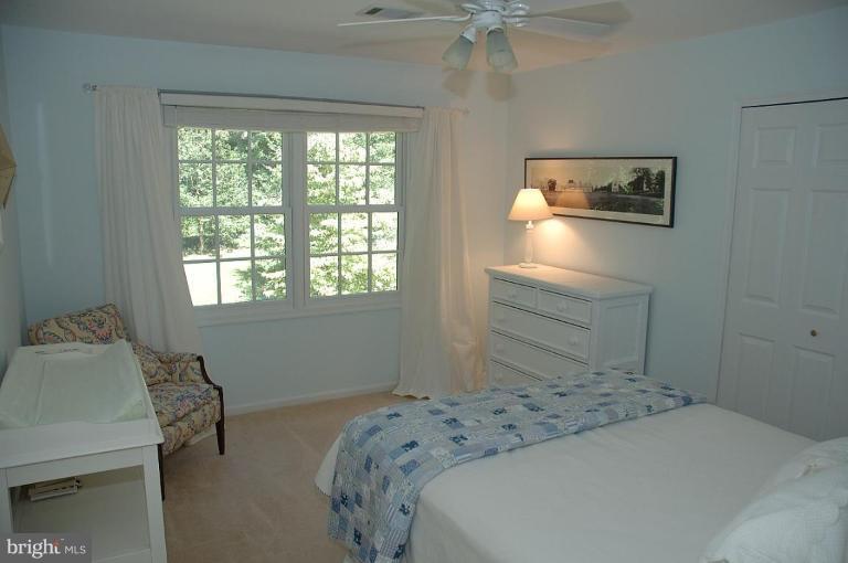 11926 Riders Lane Reston, VA 20191 - Photo 16 of 26 Lovely Oversized Bedrooms