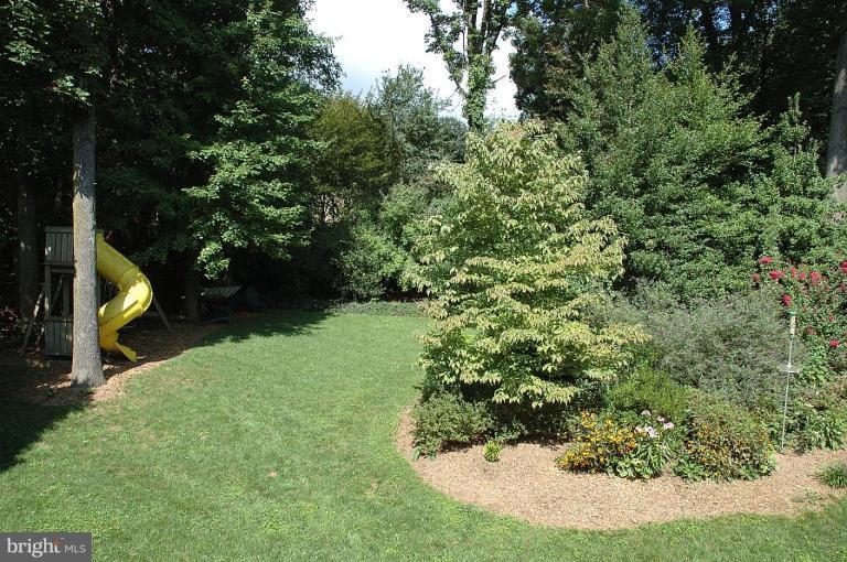 11926 Riders Lane Reston, VA 20191 - Photo 22 of 26 Backyard Oasis