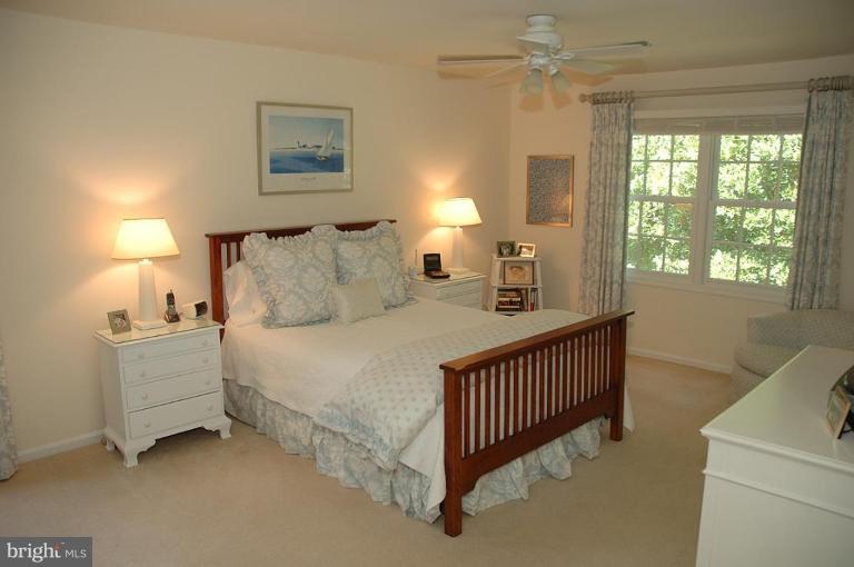 11926 Riders Lane Reston, VA 20191 - Photo 8 of 26 Oversized Master Bedroom