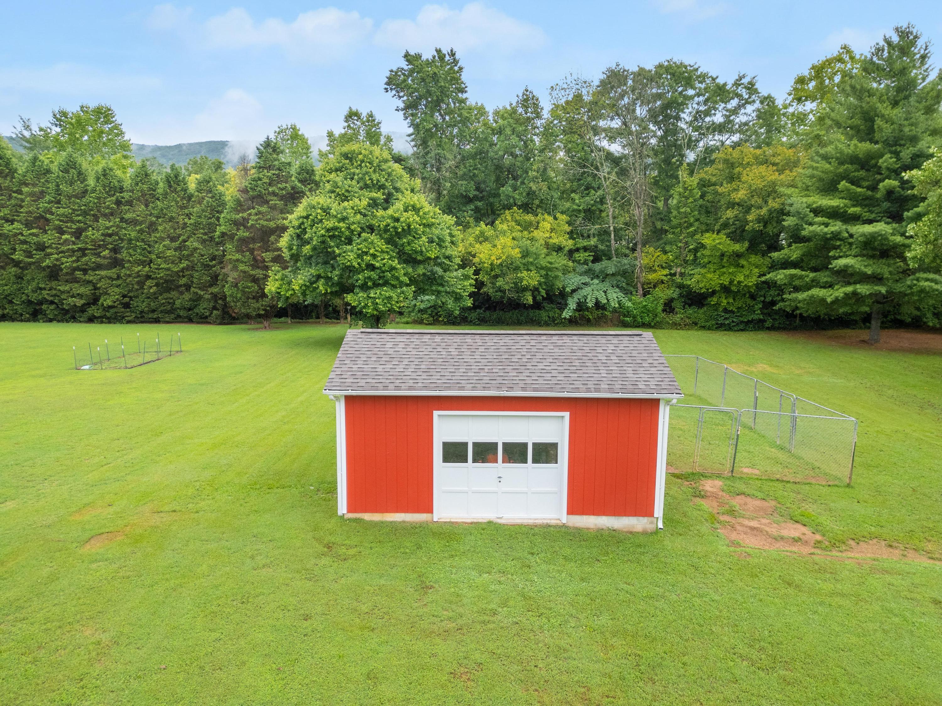 10219 Miller Road Soddy Daisy, TN 37379 - Photo 27 of 35 2024_07_July_10219_Miller_Rd_0006
