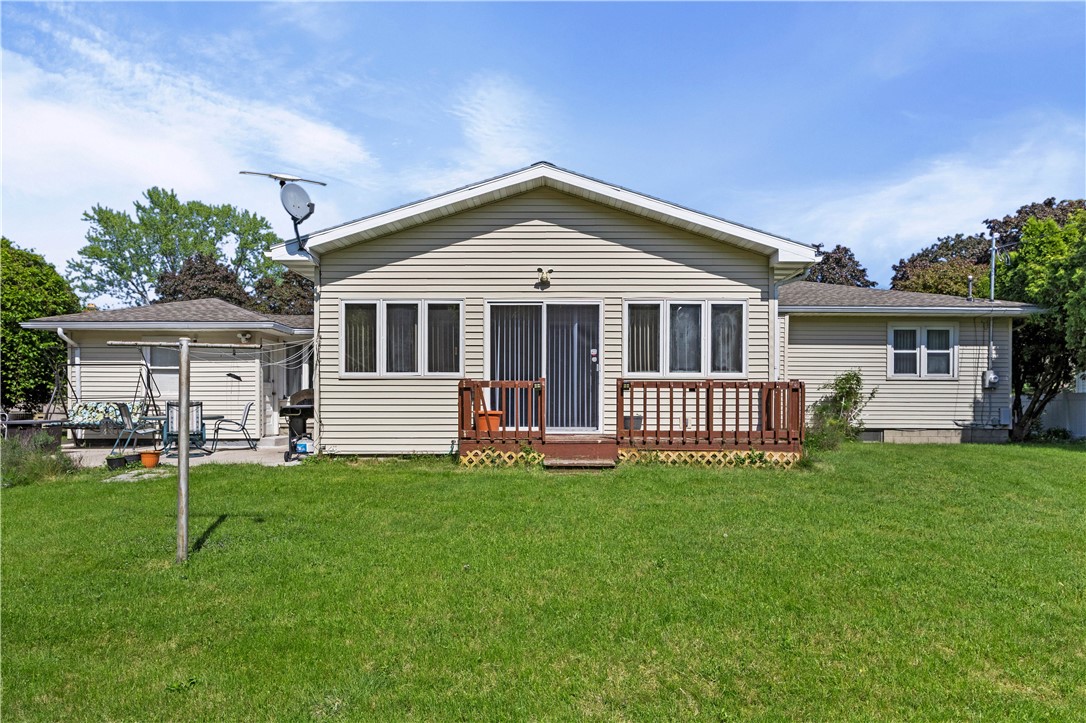 17 Ridge Port Circle Irondequoit, NY 14617 - Photo 31 of 38