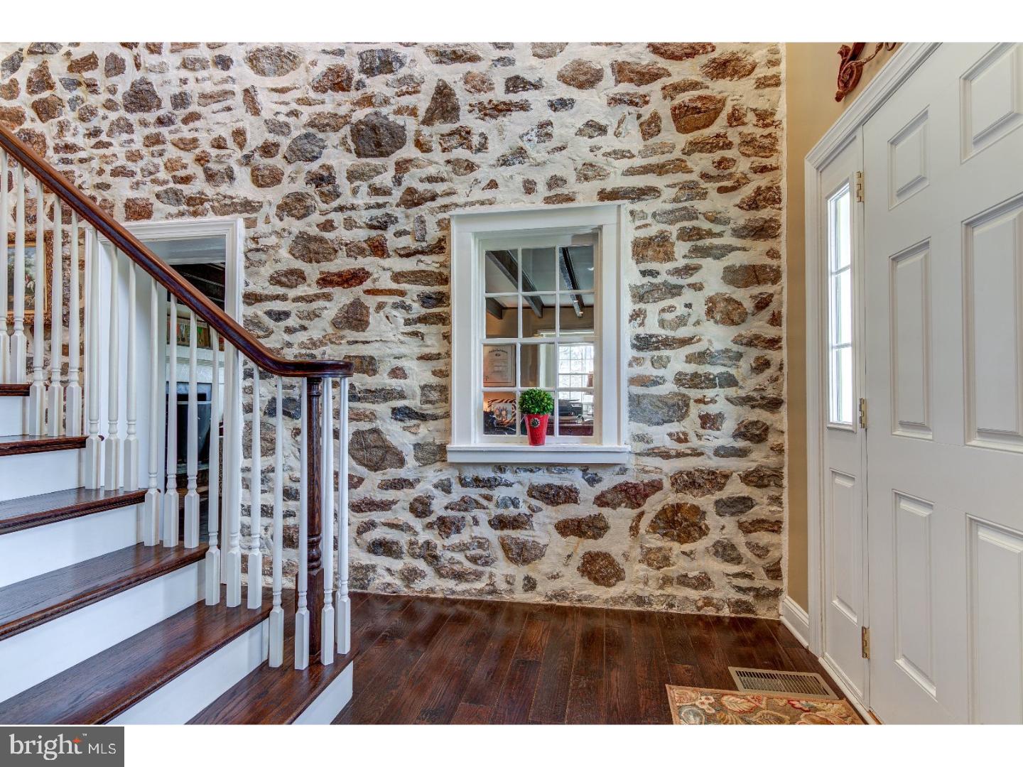 2141 Grubbs Mill Road Berwyn, PA 19312 - Photo 5 of 25 Foyer