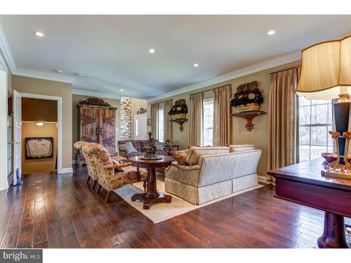 2141 Grubbs Mill Road Berwyn, PA 19312 - Photo 7 of 25 Living Room