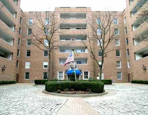 302 Fox Chapel Road, Unit 215 Pittsburgh, PA 15238 - Photo 1 of 8 Exterior Front.