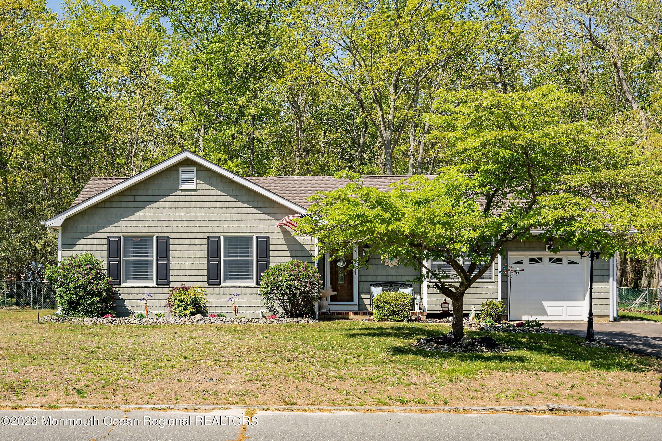370 Constitution Drive Forked River, NJ 08731 - Photo 2 of 25 a view of a house with a yard