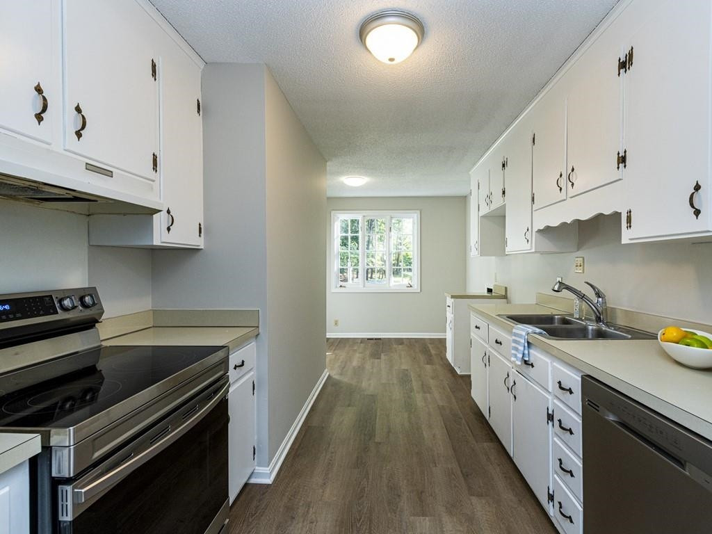 2933 Wycliff Road Raleigh, NC 27607 - Photo 6 of 30 Photo 6