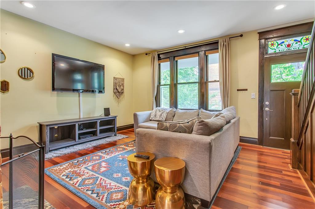 705 Filbert Street Pittsburgh, PA 15232 - Photo 6 of 25 Gallery Image 6