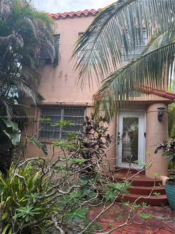 a view of outdoor space yard and patio