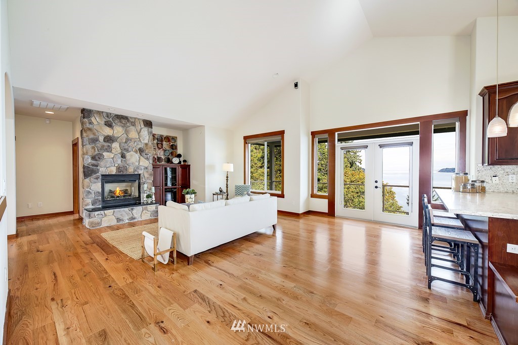 8889 Southeast Command Point Olalla, WA 98359 - Photo 8 of 25 Gallery Image 8