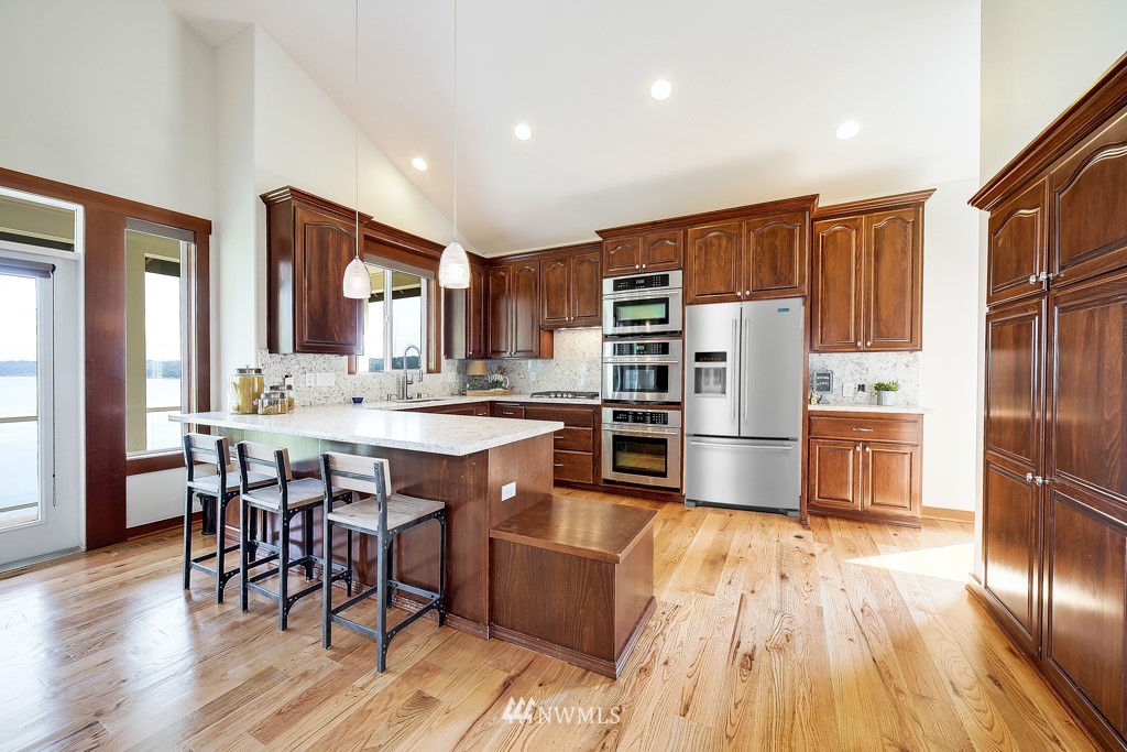 8889 Southeast Command Point Olalla, WA 98359 - Photo 9 of 25 Gallery Image 9