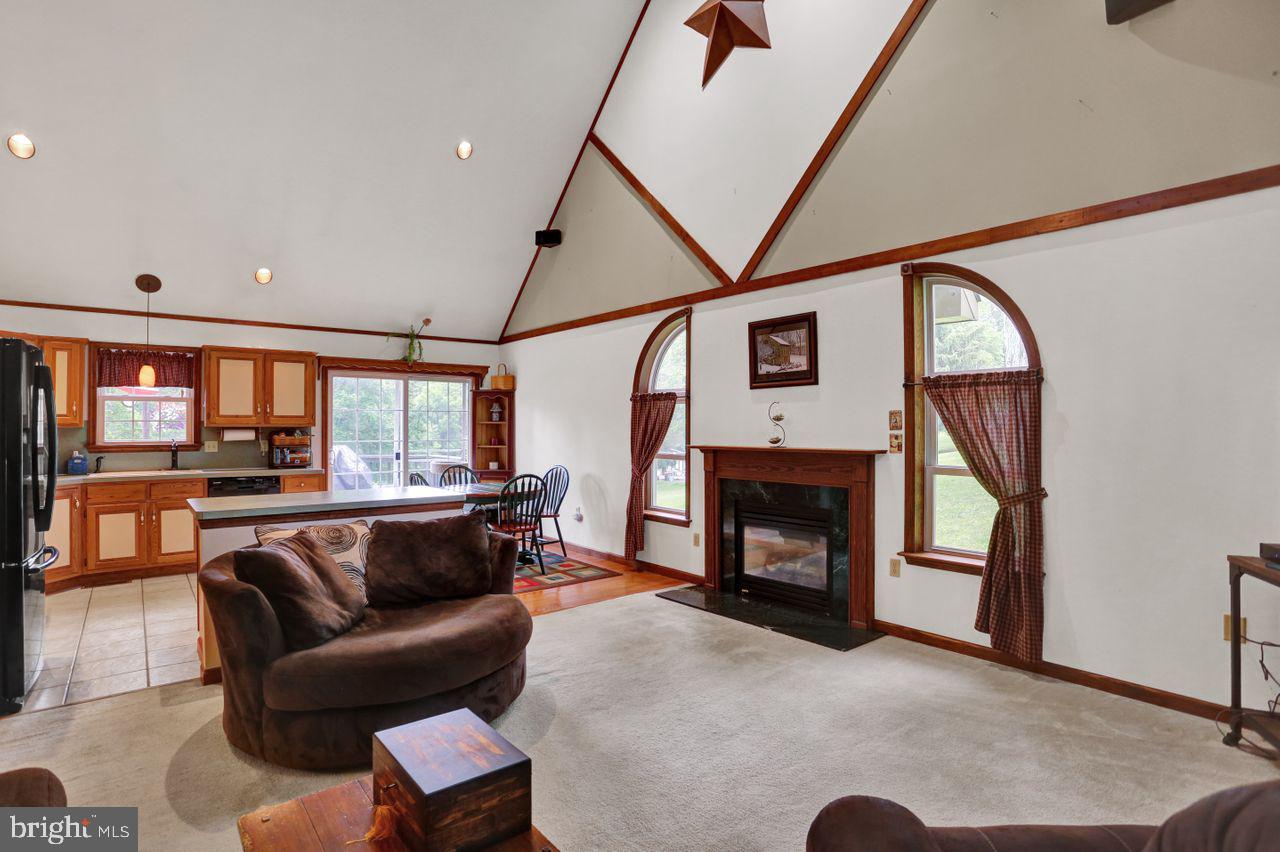 44 Fox S Road Mertztown, PA 19539 - Photo 4 of 30 Gallery Image 4
