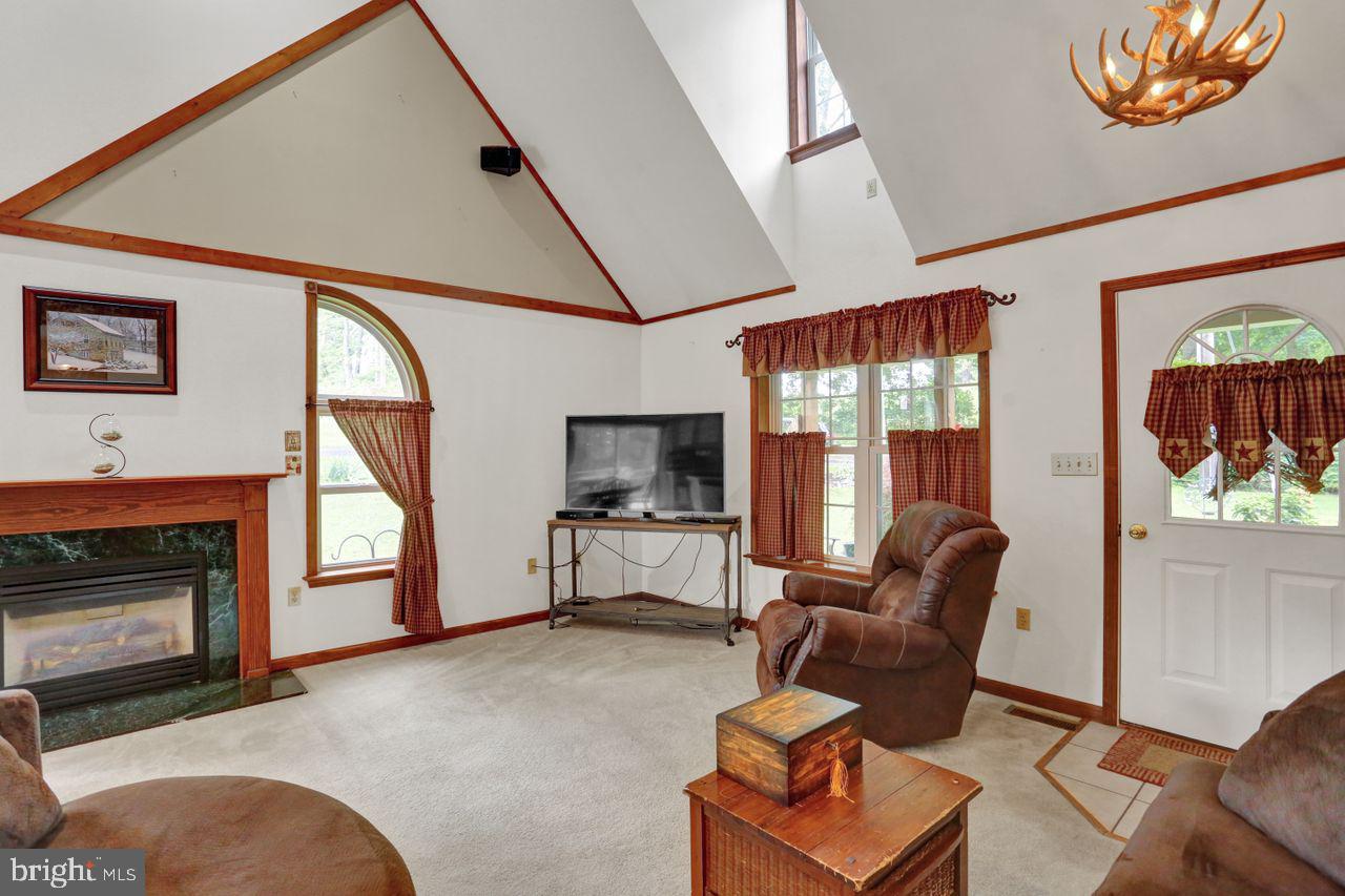 44 Fox S Road Mertztown, PA 19539 - Photo 6 of 30 Gallery Image 6
