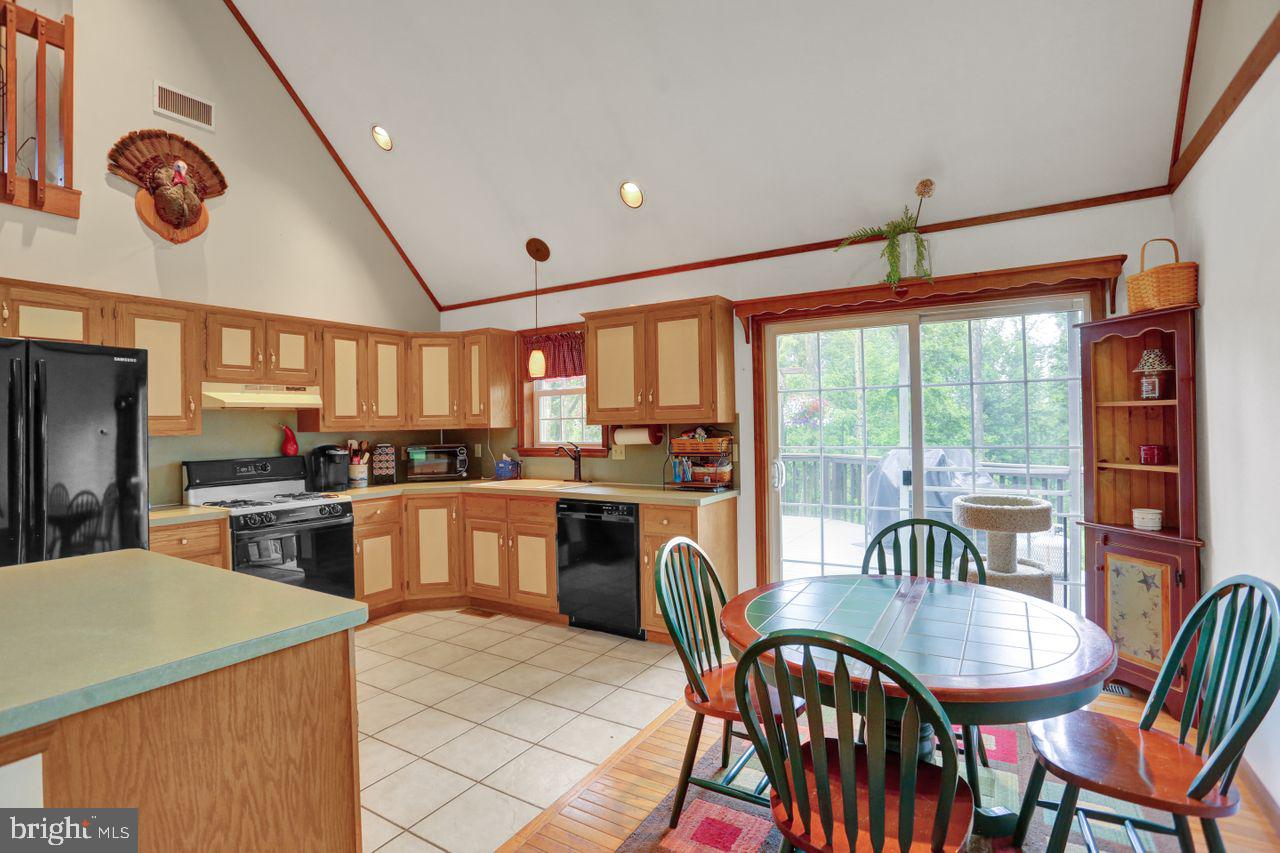 44 Fox S Road Mertztown, PA 19539 - Photo 9 of 30 Gallery Image 9