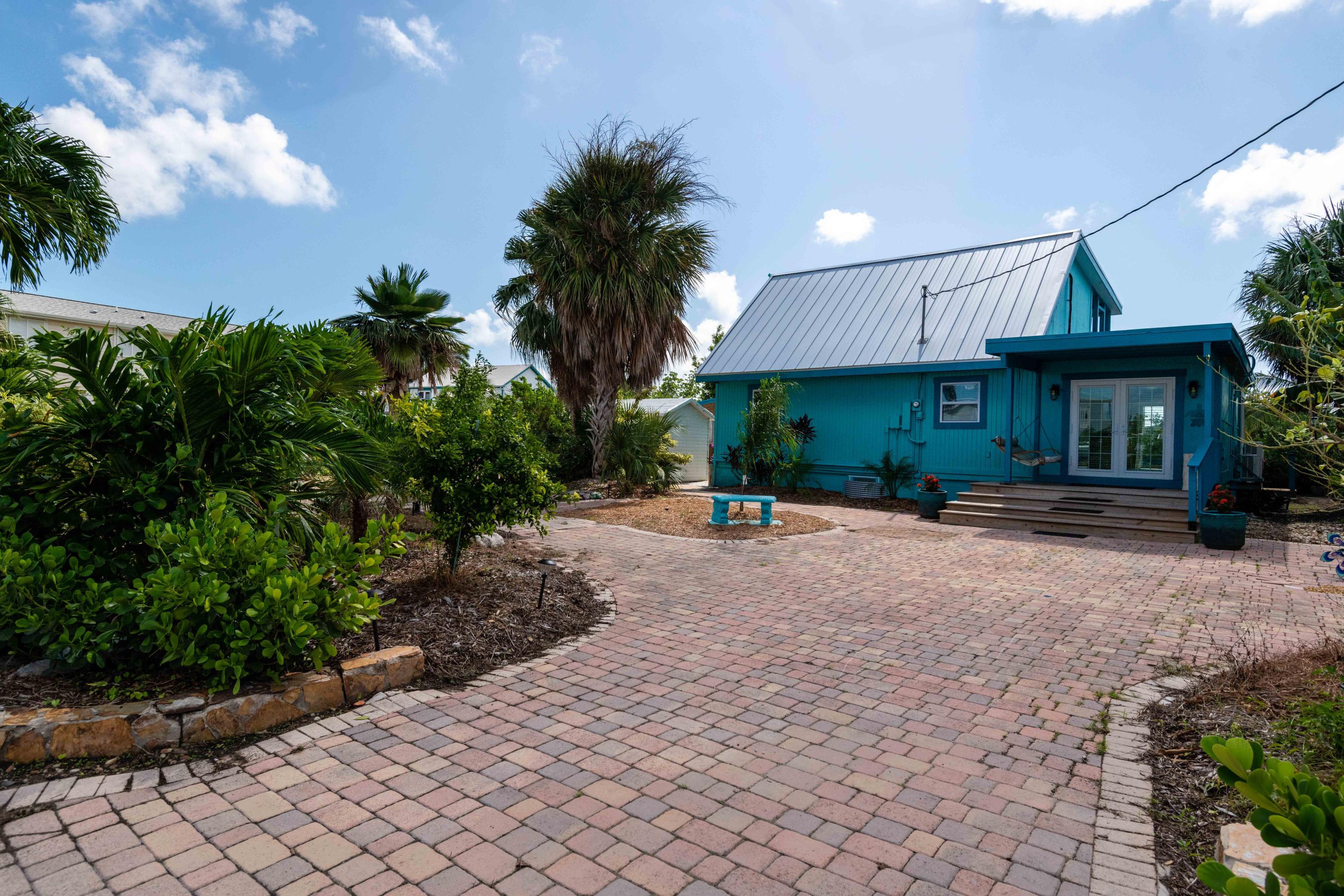 27362 Antigua Road Summerland Key, FL 33042 - Photo 3 of 39 27362 Antigua-31