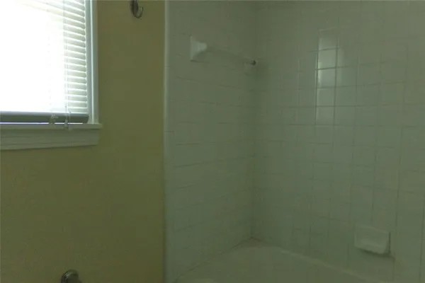 $1,125 | 2007 Tremont Avenue, Unit C, Fort Worth, TX 76107